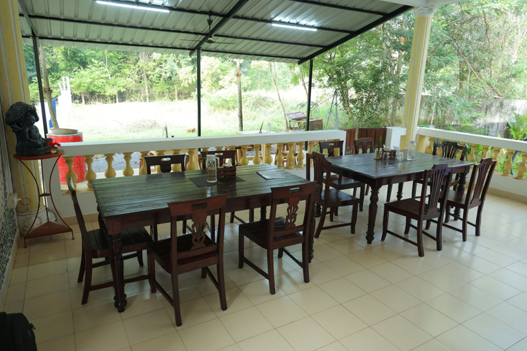 Restaurant, Le Sparrow, Viluppuram