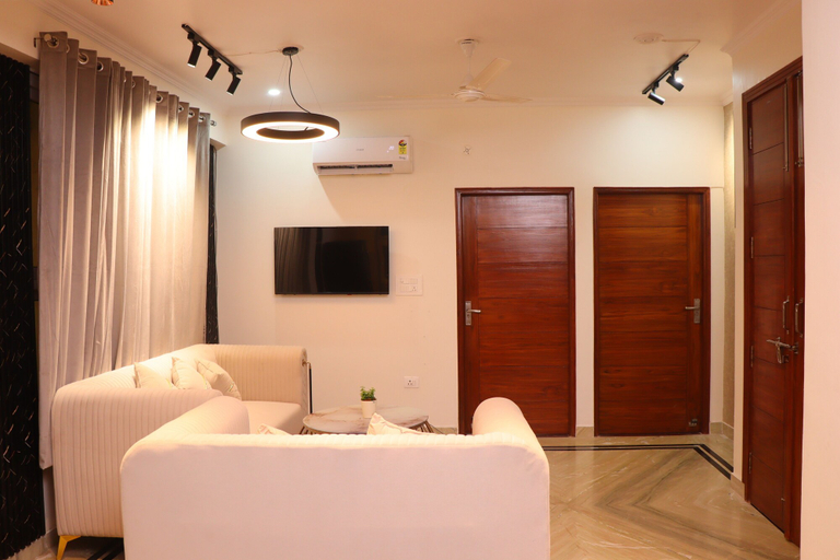 Living area 2, LET'STAY VASANTKUNJ DELHI, Delhi