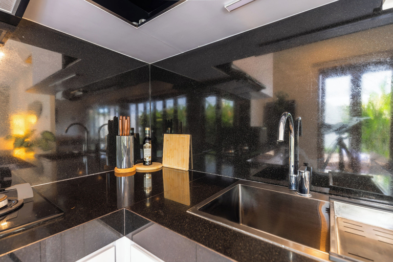 Private kitchen 2, Tamara Villa by Betterplace, Badung