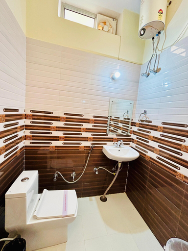 Bathroom 3, Ranthambhore Tiger Niwas, Sawai Madhopur
