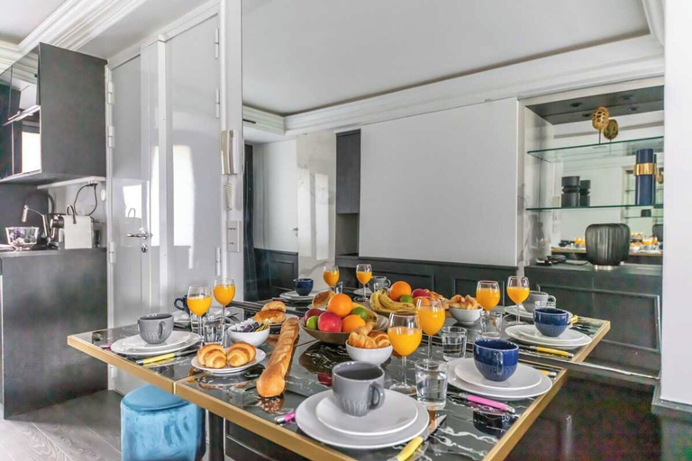 Dining 3, Modern Apartment - 1br/4p - Pereire, Paris