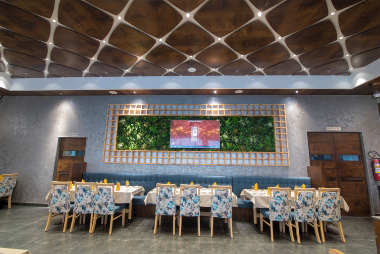 Food & Drinks 5, Hotel Silvera Grand, Ahmadabad