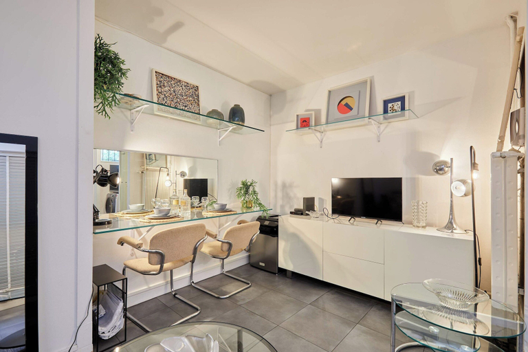 Interior 4, Duplex Private Garden Heart 15 Paris District, Paris
