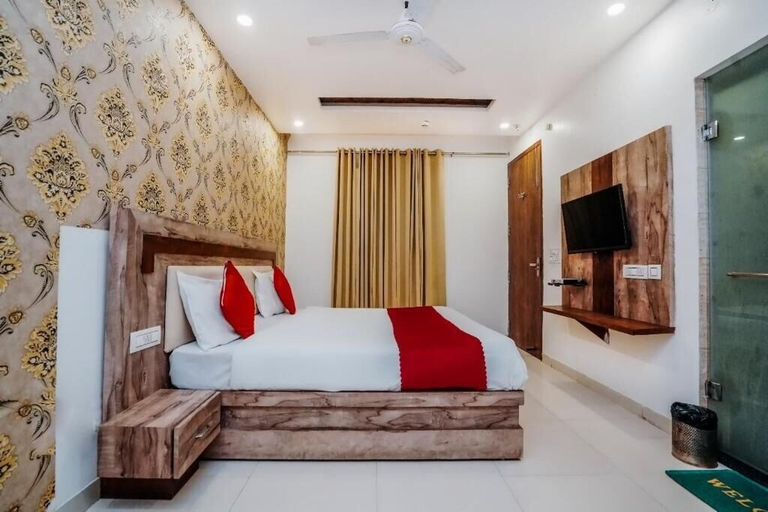 Bedroom 3, HOTEL ALMOND, Panchkula