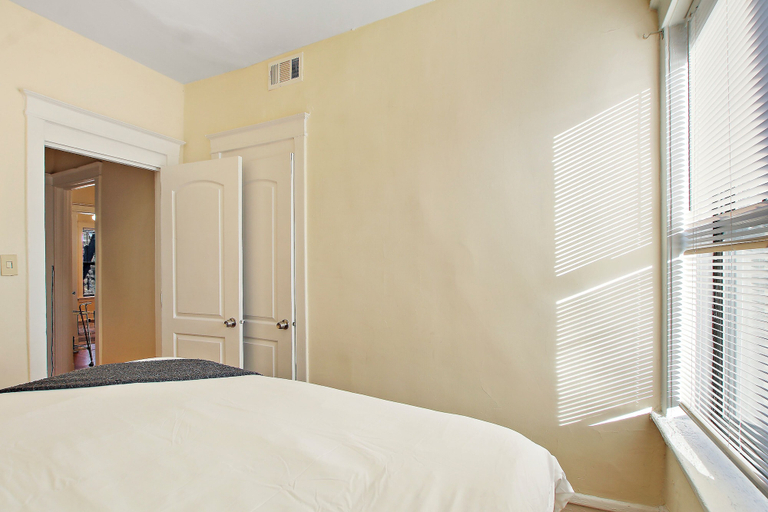Bedroom 1, Cozy & Inviting 2BR - Sunnyside 3F, Cook