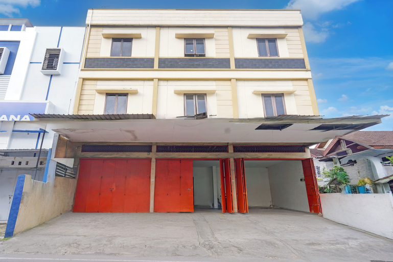 Exterior, OYO 94774 Mulia House, Makassar
