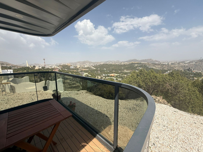 Terrace/patio 4, Makamaya