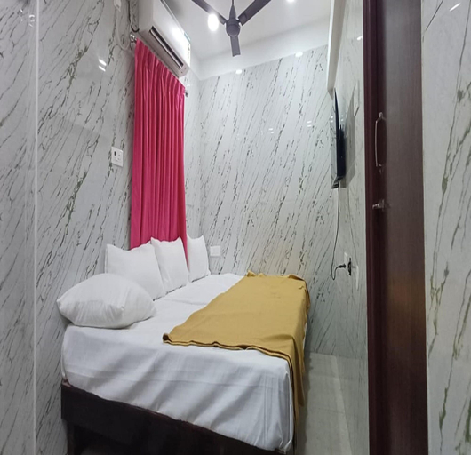 Room 4, Sun Shine Guest House, Viluppuram