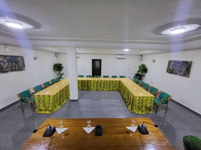 Meeting facility 3, Justina Guest House Hotel, Wouri