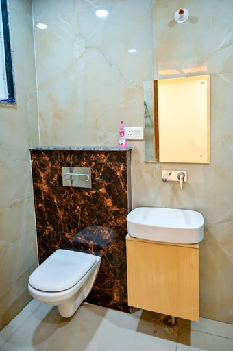 Bathroom 5, Onlystay Hotel Omaxe Hazratganj, Lucknow