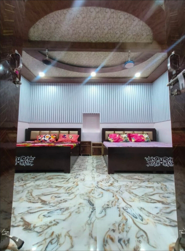 Room 4, Balaji sadan vrindavan AC Room, Mathura