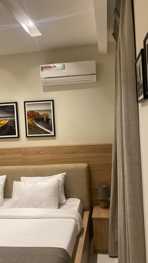 Room 5, Adar Hotel, Mushin