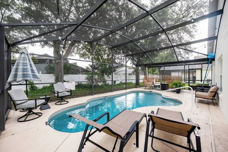 Floor plan 2, Bright Queen BR + Pool Retreat Near Disney, Lake