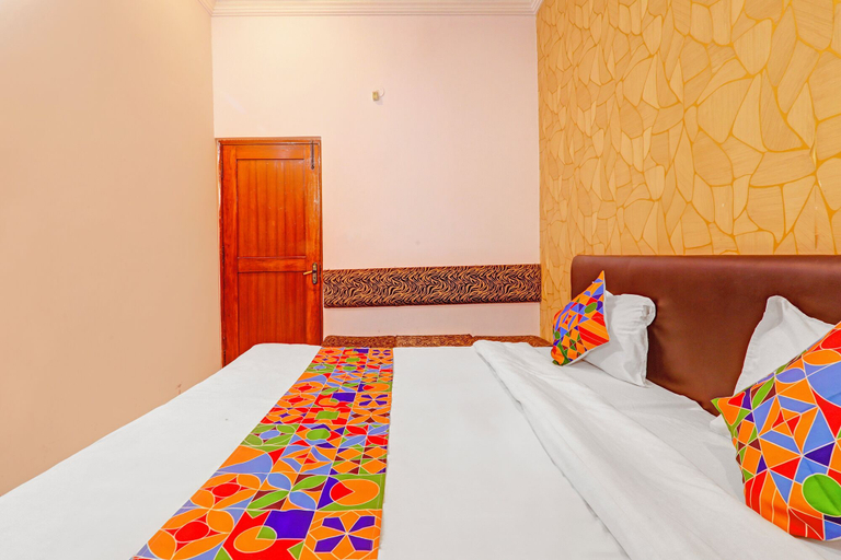 Room 2, Fabhotel Anant, Lucknow