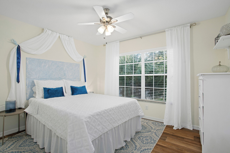 Room 4, Dazzling 7BR Villa with Pool & Game Room, Osceola