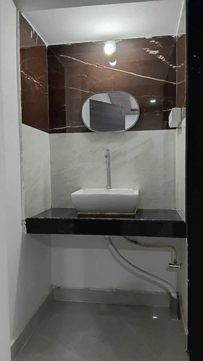 Bathroom 4, Hotel Jijau Darbar, Raigarh