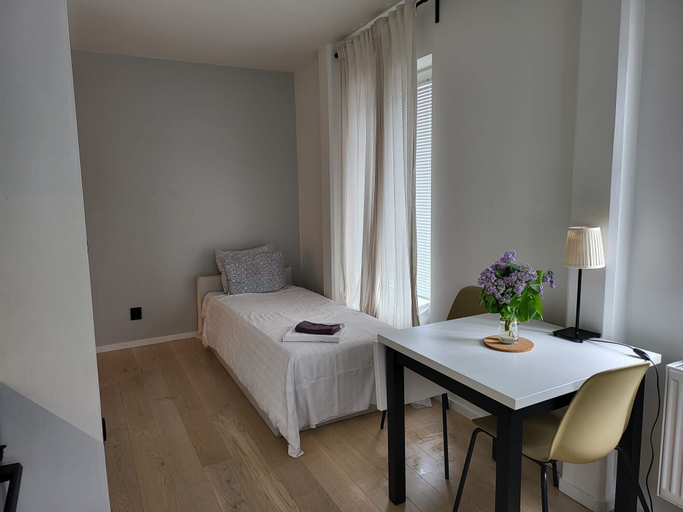 Others 4, Apartment - Sleeps 3 & Great Location, Sollentuna