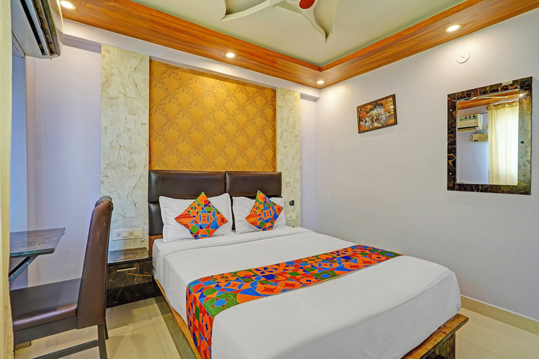 Room 4, FabExpress Mount City Park, Bangalore