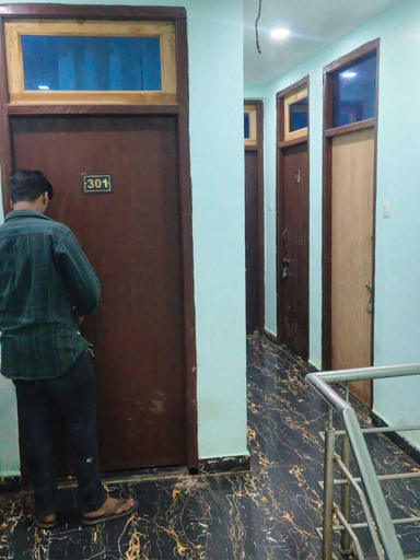 Staircase 5, SHUKLA HOTEL, Kanpur Nagar