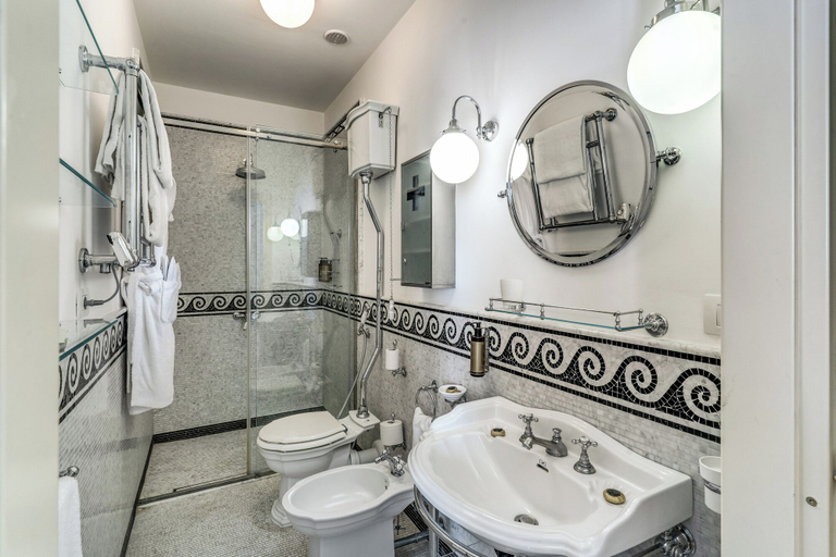 Bathroom 5, Palazzo Doria Suites, Napoli