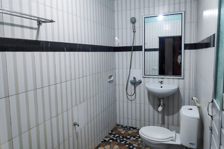 Bathroom 3, Summarend Hotel RedPartner, South Nias