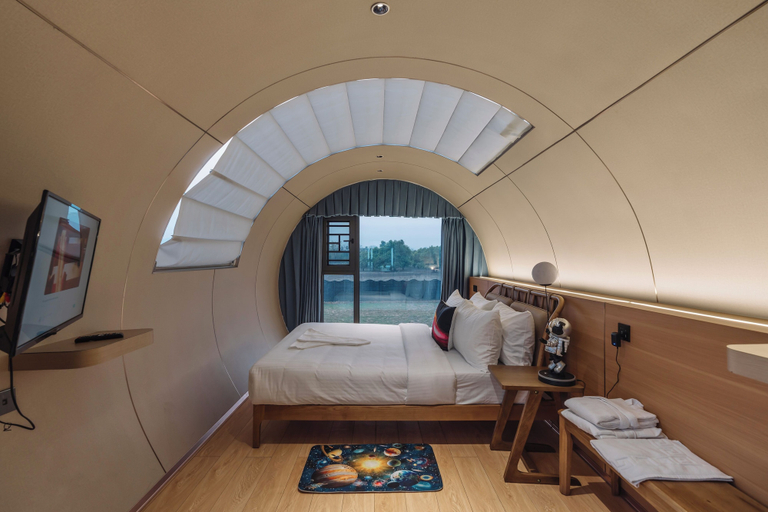 Room 3, Astrophile, Palghar