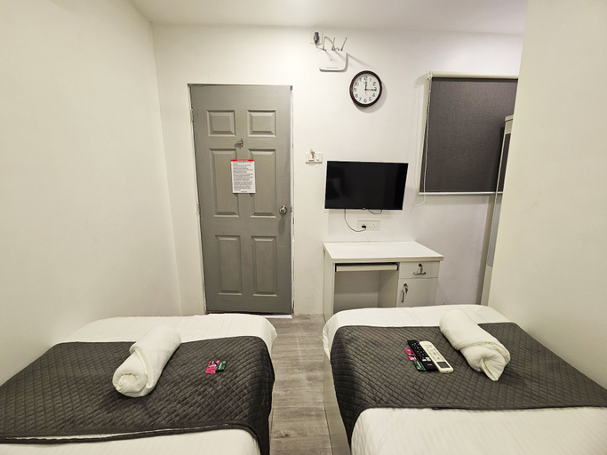 Room 3, Astha Home Shared Pool Rooms, Mumbai Suburban