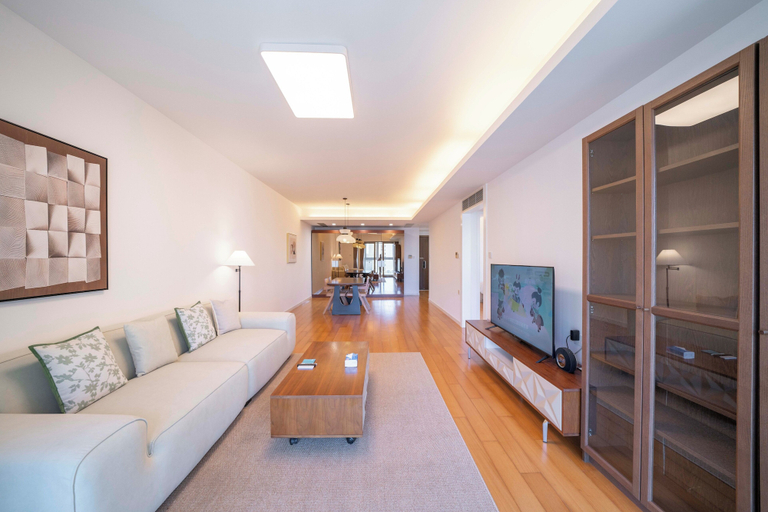 Living room 4, Tyms Elegant 2BR 1BA Apt Walk to Malls, Shanghai
