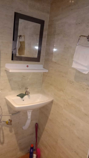Bathroom 3, Little Tibet, Darjiling