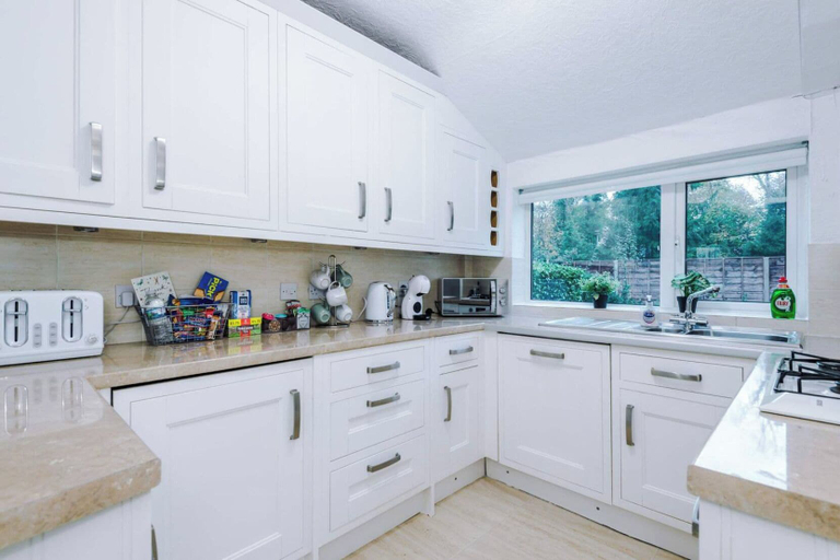 Private kitchen, 39 Morningside Drive, Manchester