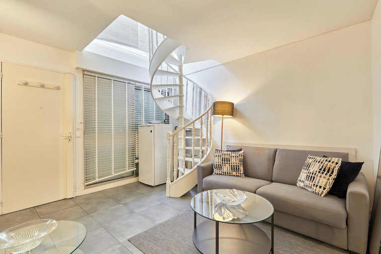 Living area 5, Duplex Private Garden Heart 15 Paris District, Paris