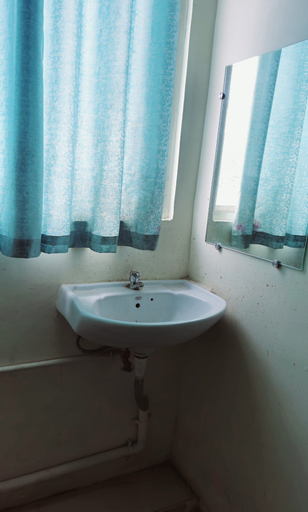 Bathroom sink, Hotel Meri & Residency, Bhopal