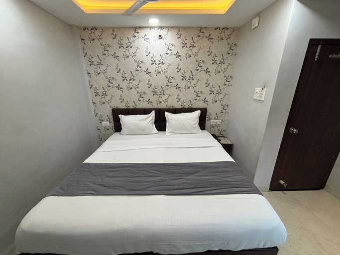 Room 2, Hotel Fortune, Indore