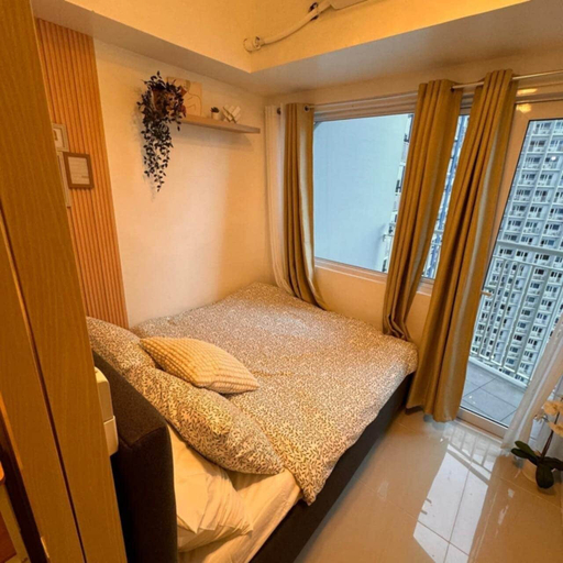 Room 3, Fourth's Jazz Cozy Pad, Makati City