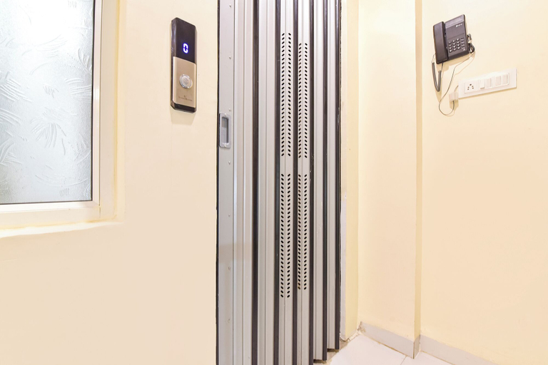 Elevator, Fabhotel Bhavna Palace, Indore