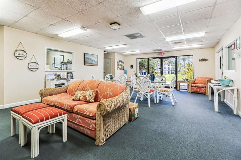 Interior 5, Cozy St. Augustine Getaway Scenic Views & Modern Comforts, Saint Johns