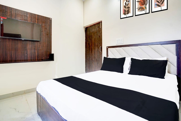 Bedroom 3, Hotel Denmark, Lucknow