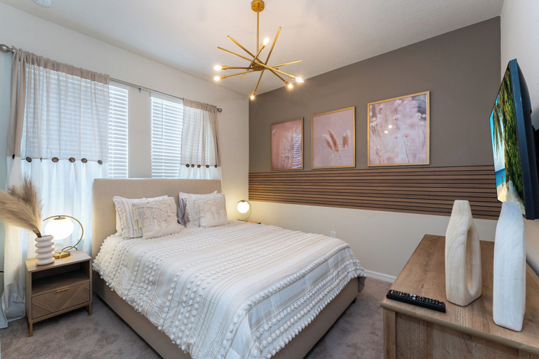 Room 2, Amazing 8BR Villa by Disney Pool Theater, Polk