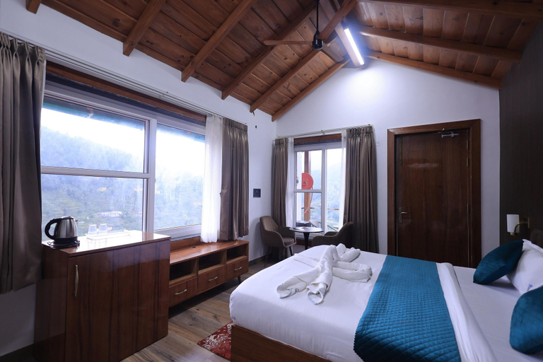 Room 3, The Hoften Snowia Luxury Stay Near Bhalugarh Waterfall, Nainital