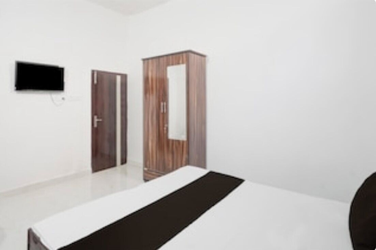 Room 4, BLOOM STAY, Amritsar