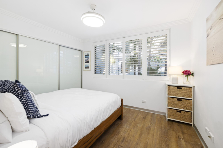 Bedroom 4, Bright 2-Bed Apartment Near Narrabeen Beach, Sydney