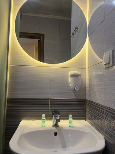 Bathroom 3, Harmony, Podil's'kyi