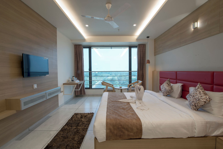 Bedroom 2, Hotel Silvera Grand, Ahmadabad