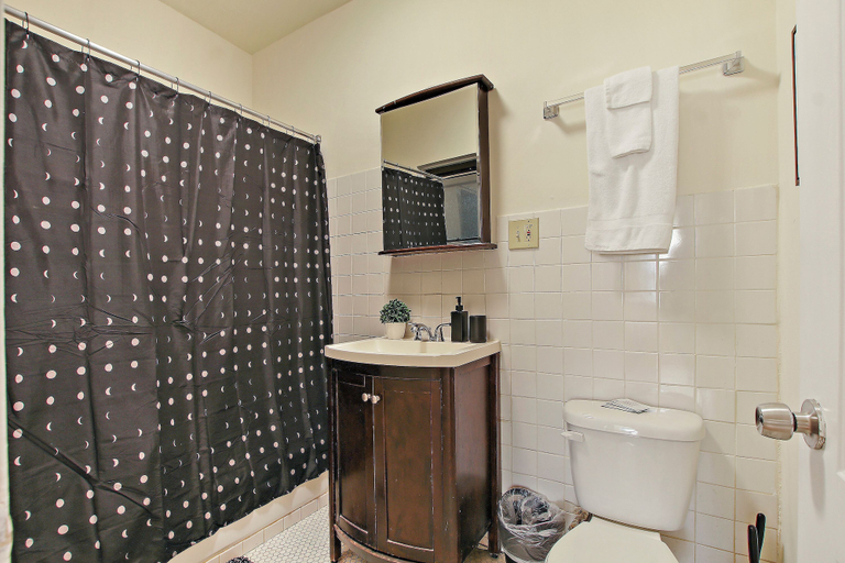Bathroom, Cozy & Inviting 2BR - Sunnyside 3F, Cook