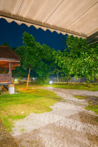 Courtyard 3, Ban Villa PhaSouk, Vangvieng