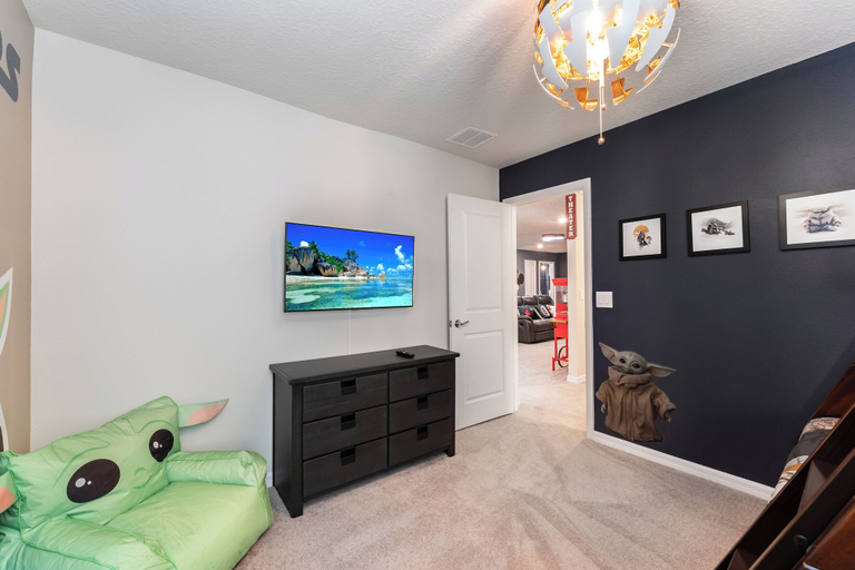 Room 4, Amazing 8BR Villa by Disney Pool Theater, Polk