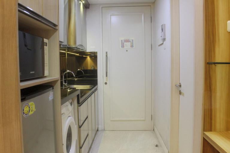 Private kitchen 4, Good Deal Studio Apartment At Landmark Residence Bandung, Bandung