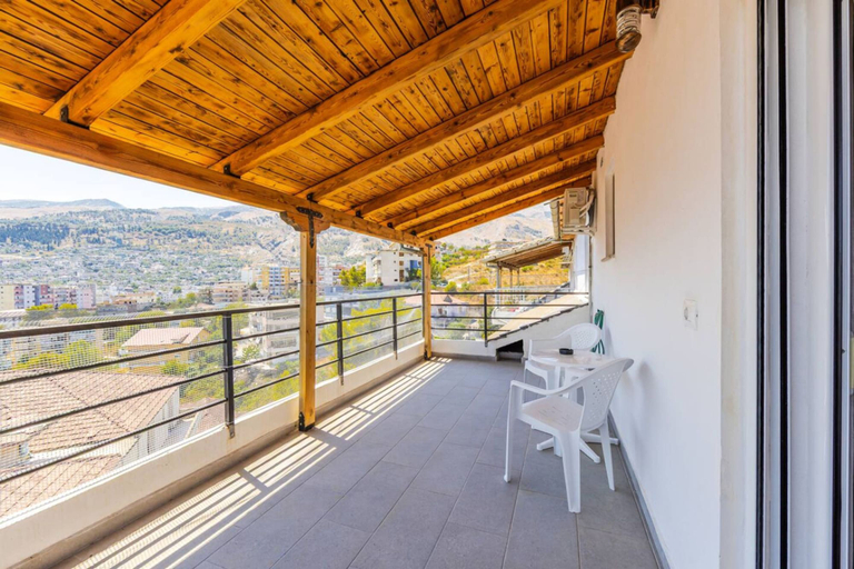 Room 3, Hillside Apartment Gjirokast r 2 2BR With Balcony, Gjirokastrës