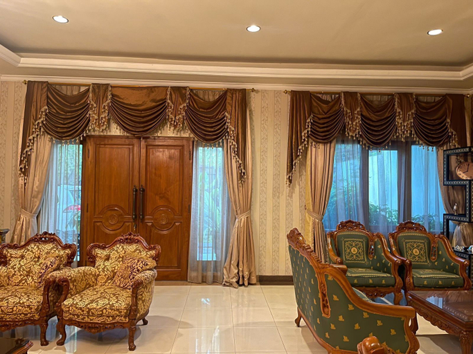 Living area, Aldeoz Villa Ndalem Marwatan Solo, Solo