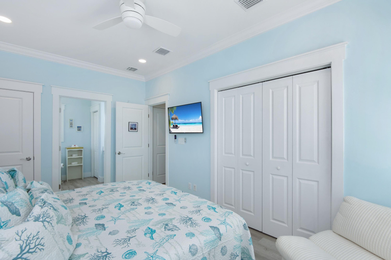Room 5, Dink or Swim, Lee
